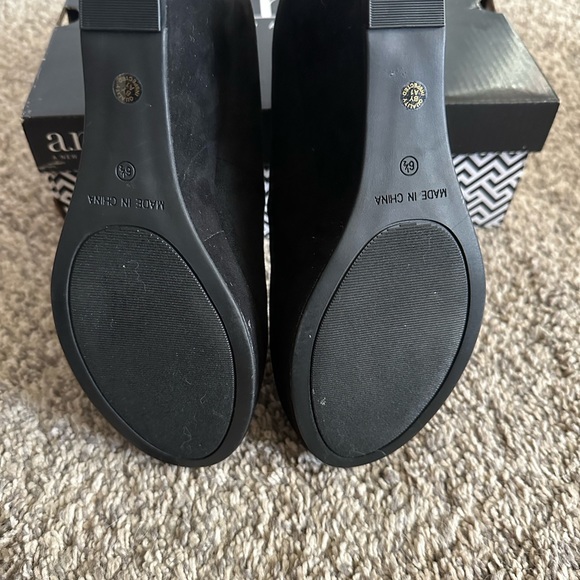 NWB a.n.a Kenny Wedge Heels. Black. Sz 6 1/2 M - Picture 2 of 7